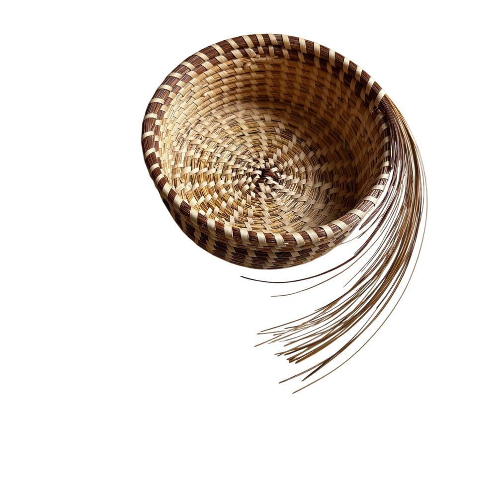 Hand woven basket Gullah style sweet Palmetto grass shallow decorative straw